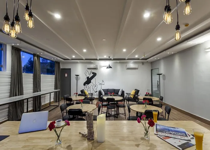 Hotel Oyo Townhouse 11 Esplanade Calcutta 